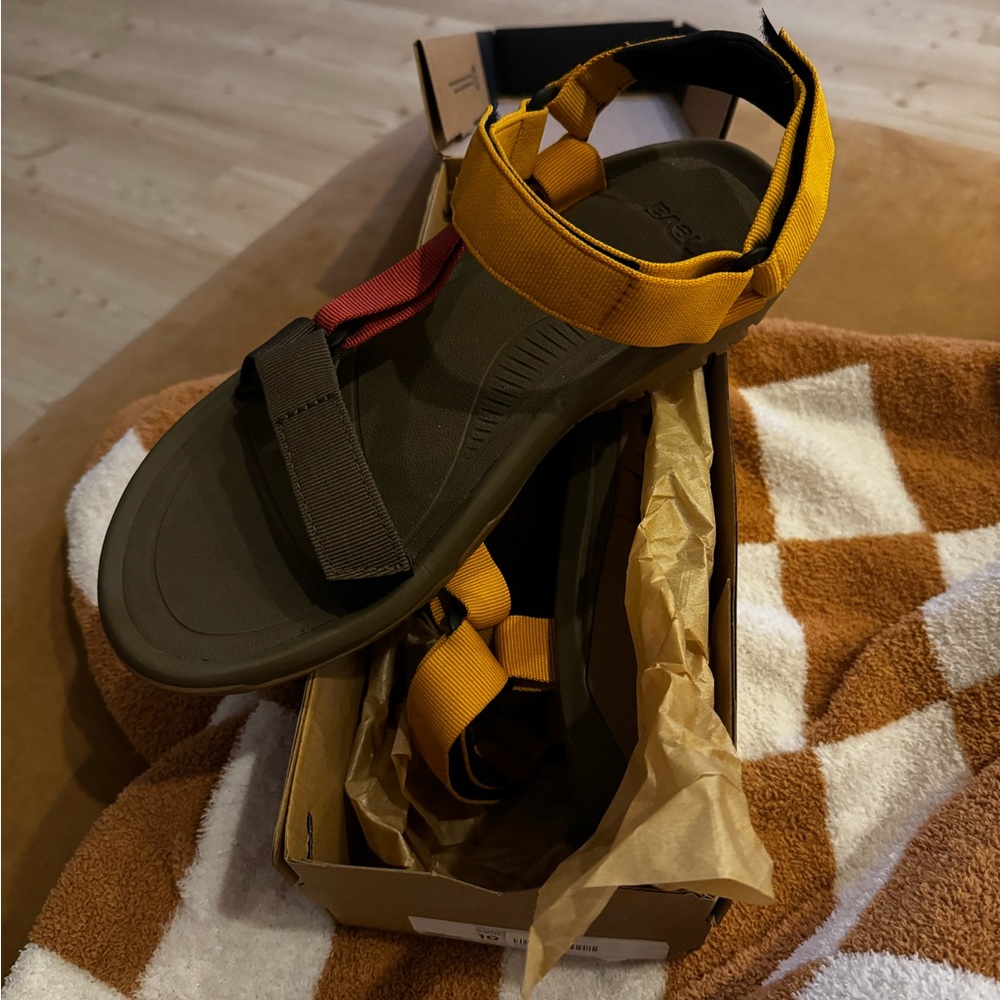 Teva Men's Hurricane XLT2 Sandal, Golden Orange/Teak Multi Sz 10